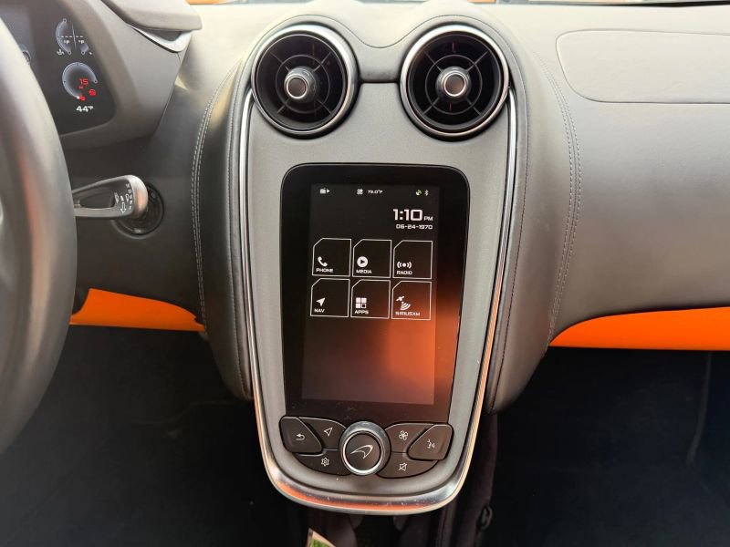 Used 2018 McLaren 570S Spider image 22