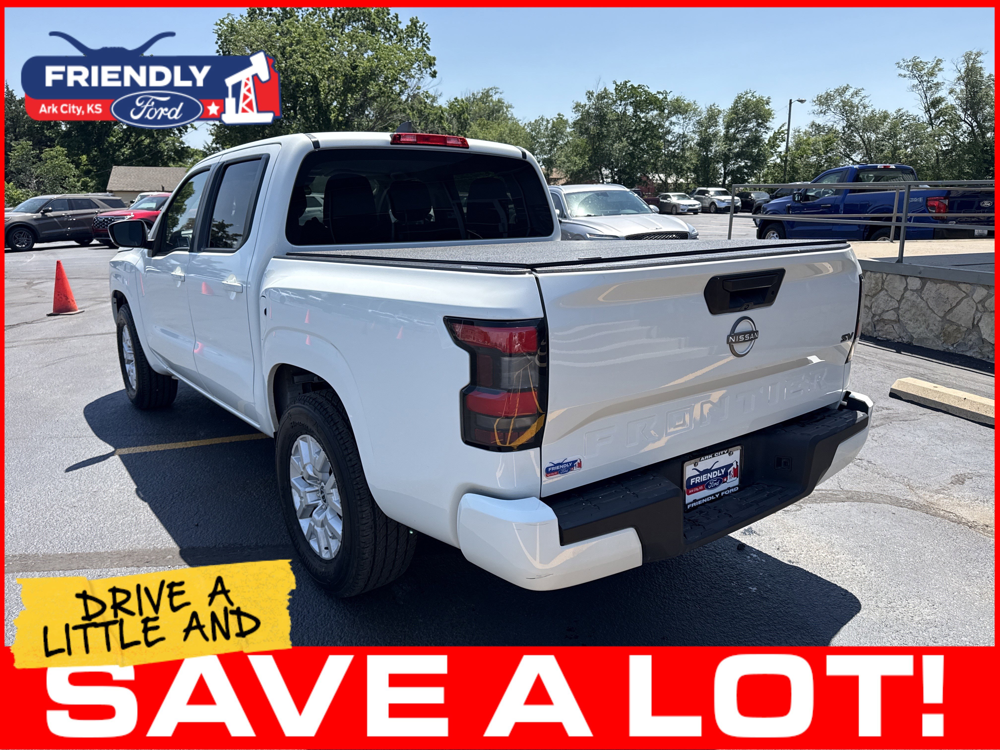 Used 2023 Nissan Frontier SV RWD image 7