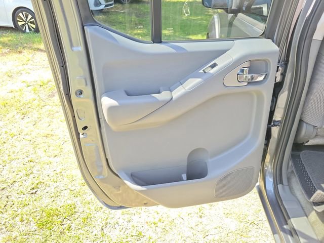 Used 2016 Nissan Frontier SV RWD image 25