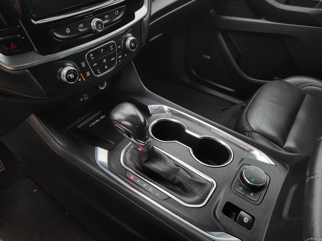 Used 2022 Chevrolet Traverse LT w/ LT Premium Package image 24