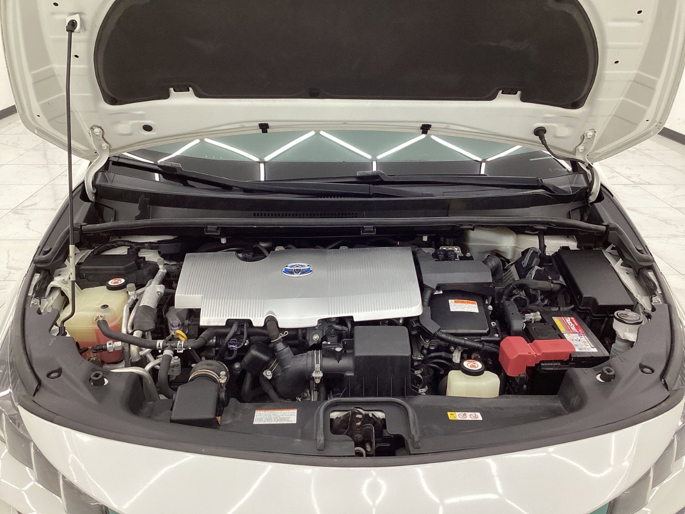 Used 2018 Toyota Prius Prime Premium image 39