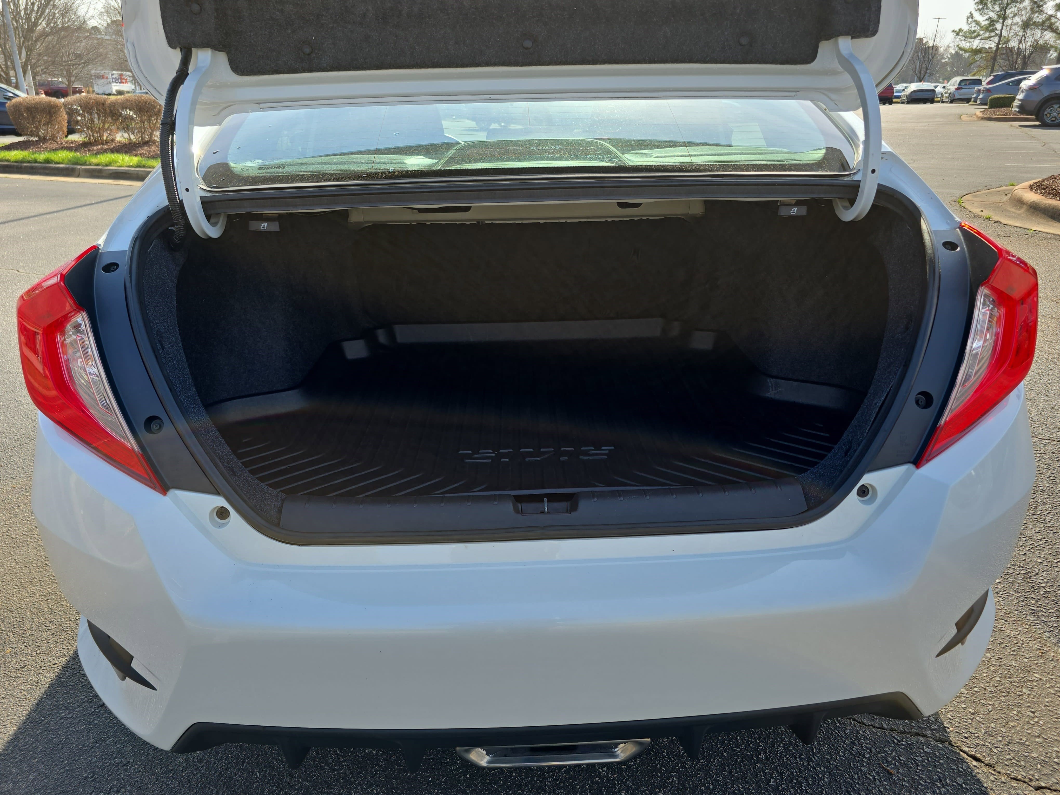 Used 2020 Honda Civic Sport image 13