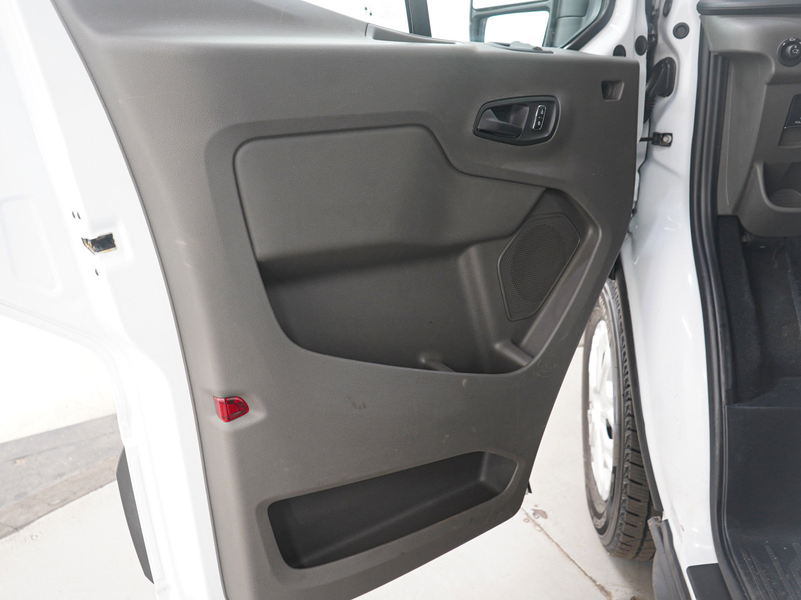 Used 2024 Ford Transit 350 XLT image 15