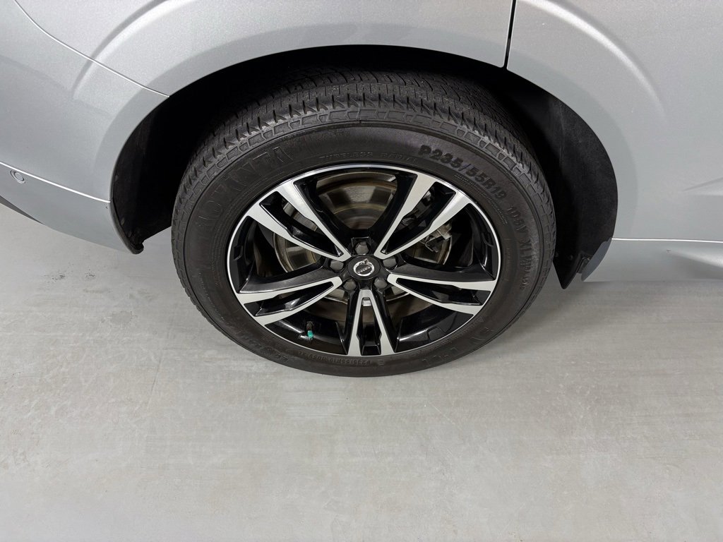 Used 2018 Volvo XC60 T6 Momentum w/ Vision Package image 10