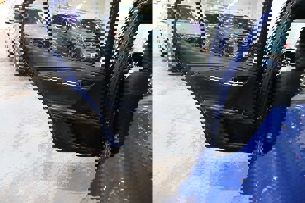 Used 2025 Toyota Camry SE image 21