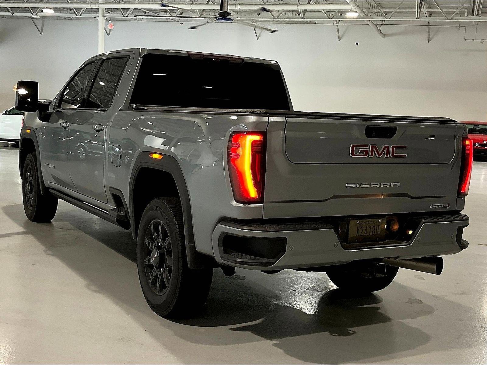 Used 2024 GMC Sierra 2500 AT4 w/ AT4 Premium Plus Package AWD/4WD image 3