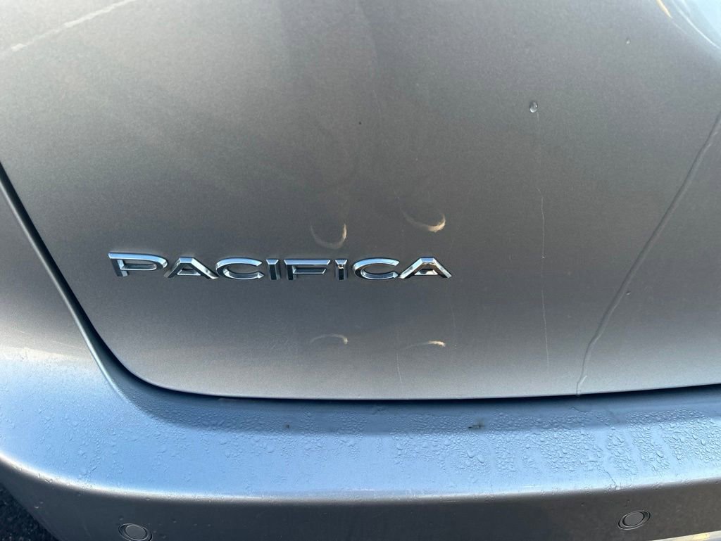 Used 2019 Chrysler Pacifica Limited FWD image 11