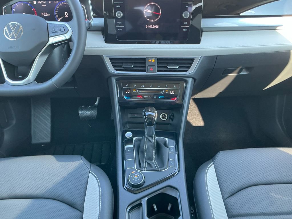 New 2025 Volkswagen Taos SEL image 11