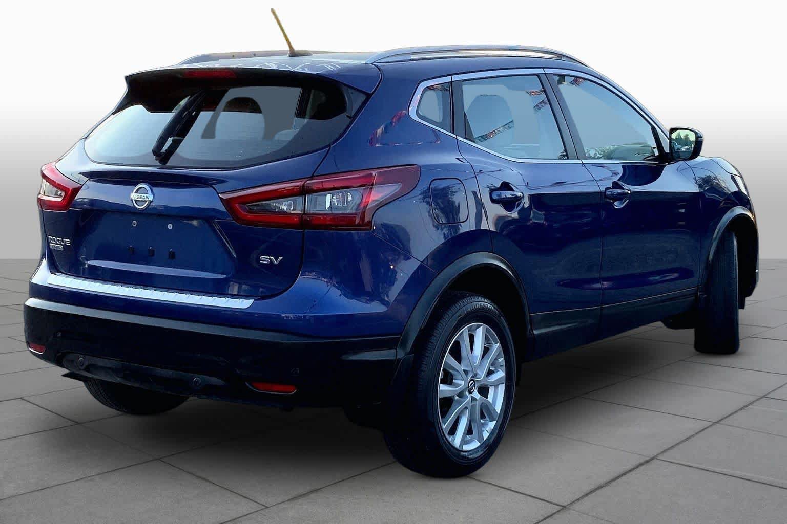 Used 2022 Nissan Rogue Sport SV FWD image 13