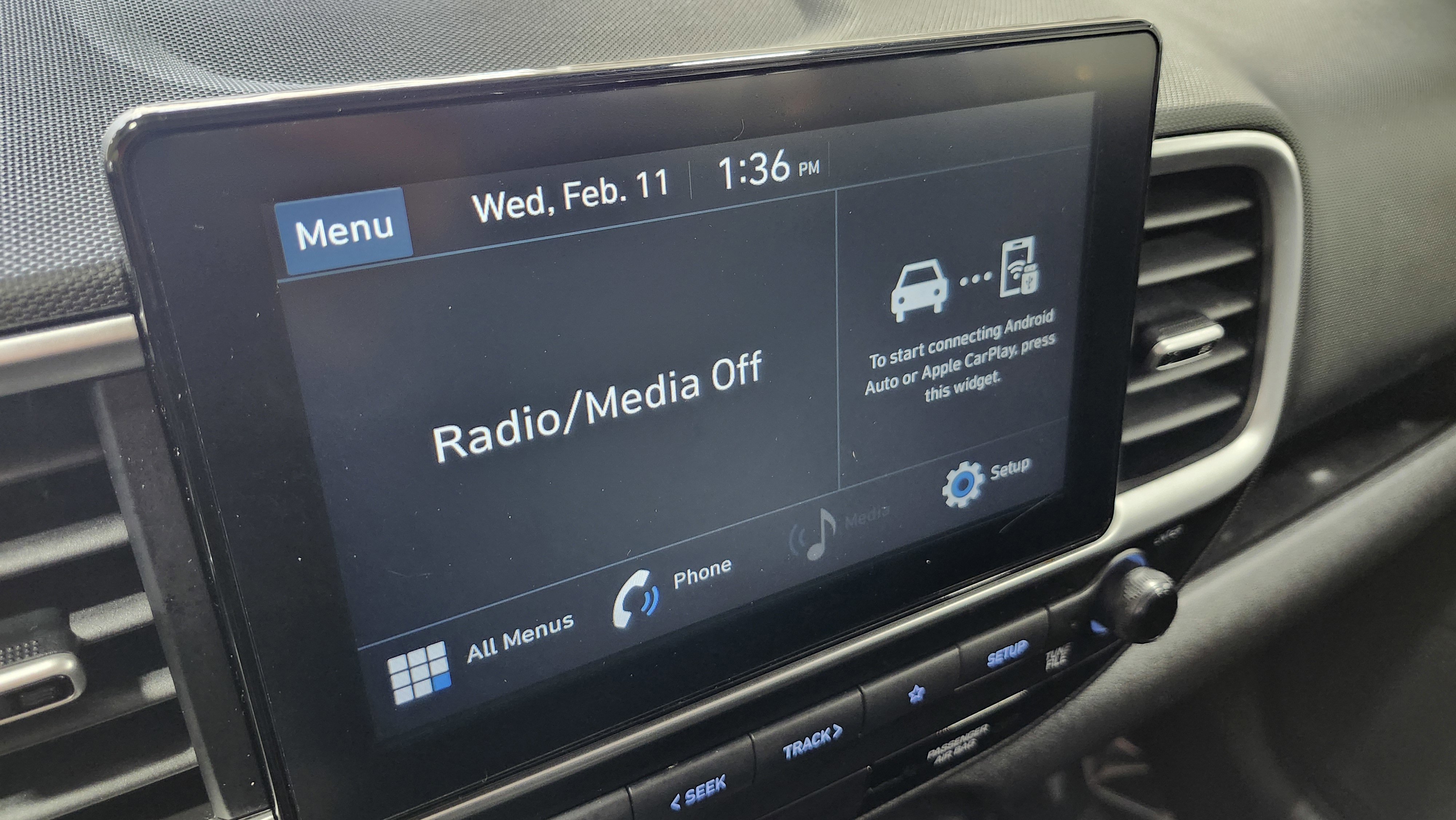 Used 2021 Hyundai Venue SE image 4