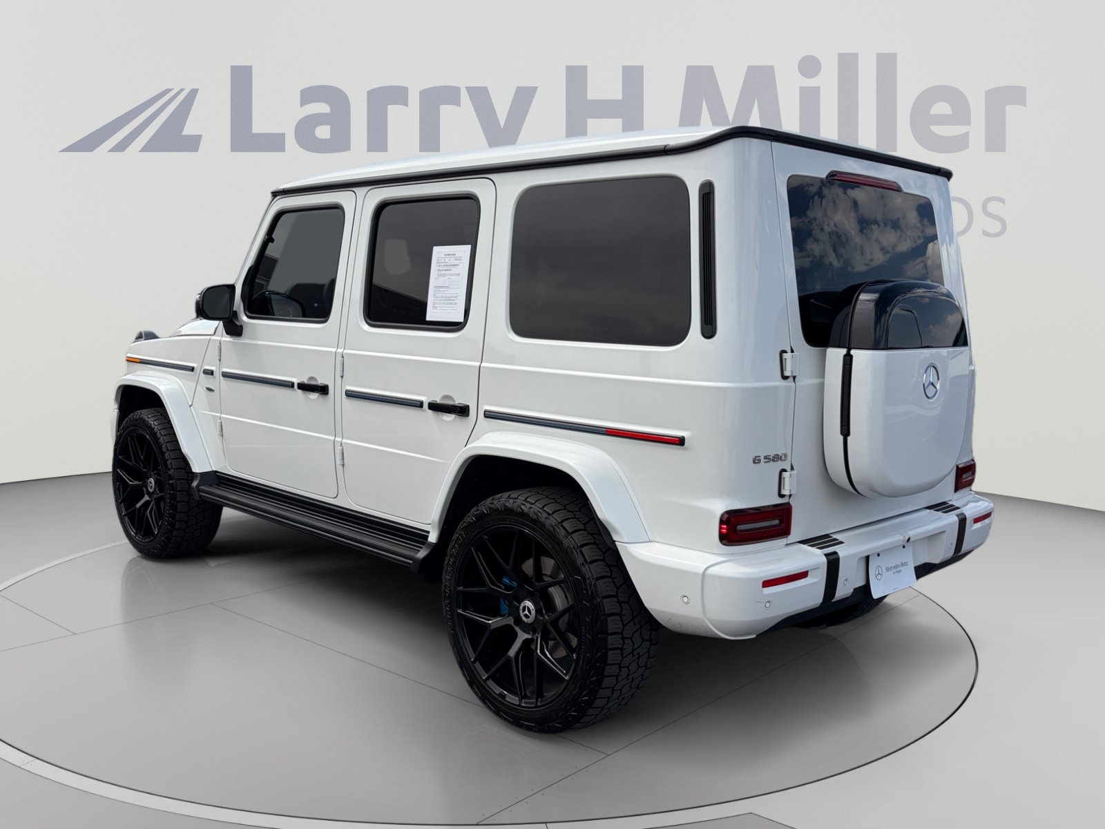 Used 2025 Mercedes-Benz G 580 w/ EQ Technology image 3