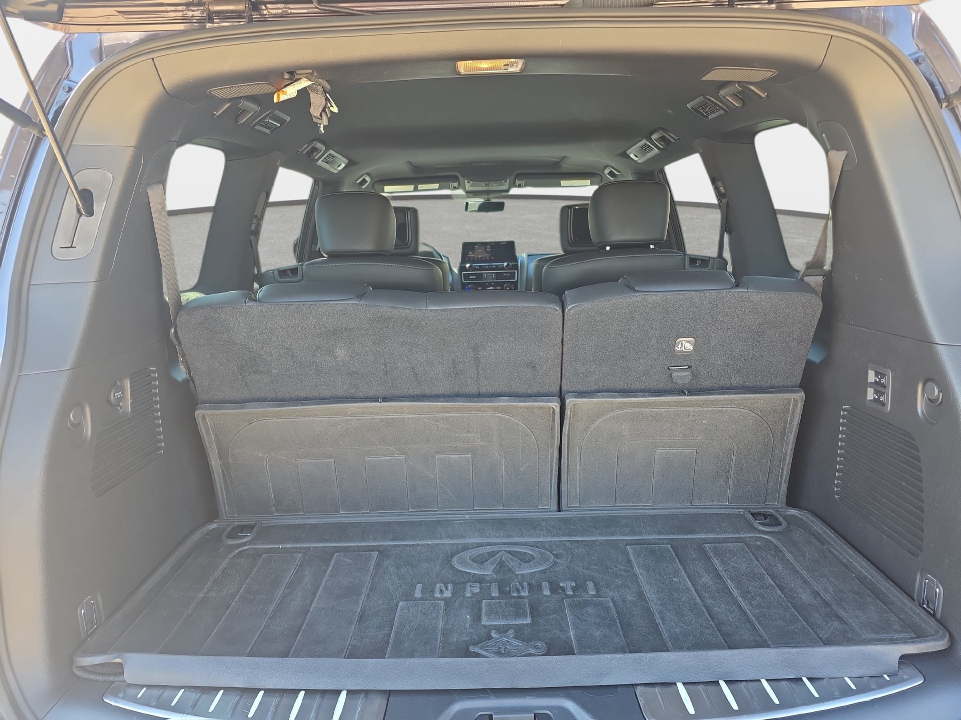 Certified 2023 INFINITI QX80 Sensory w/ All-Season Package AWD/4WD image 13