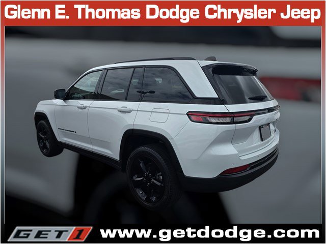 Certified 2023 Jeep Grand Cherokee Limited w/ Luxury Tech Group II RWD image 9
