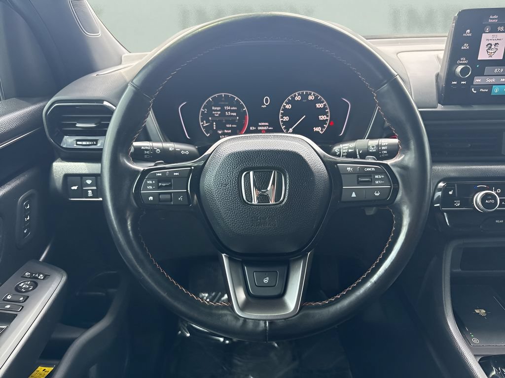 Used 2025 Honda Pilot TrailSport image 16
