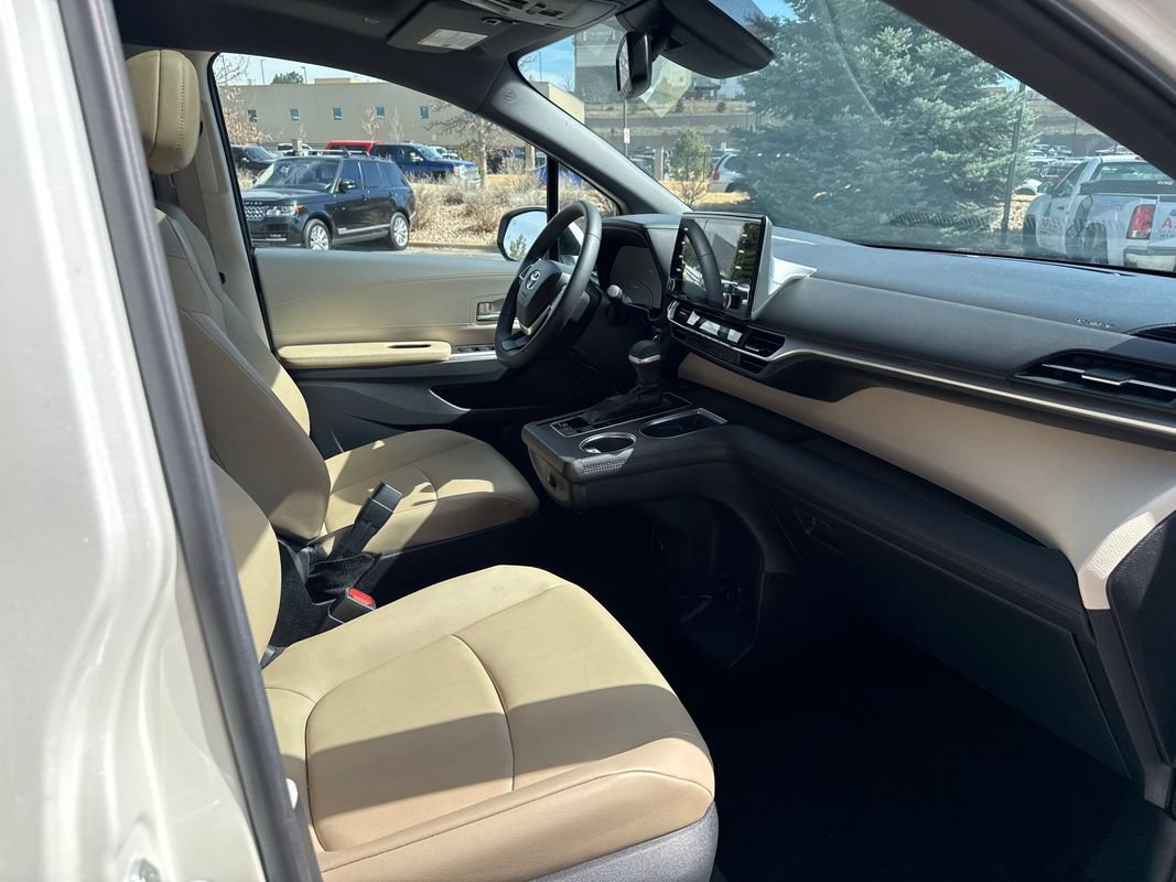 Used 2021 Toyota Sienna XLE AWD/4WD image 22