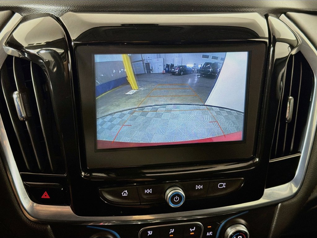Used 2018 Chevrolet Traverse LT FWD image 13