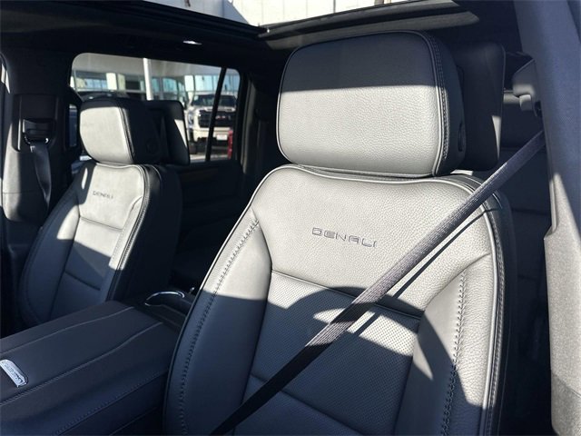 New 2026 GMC Yukon XL Denali w/ Denali Reserve Package image 24