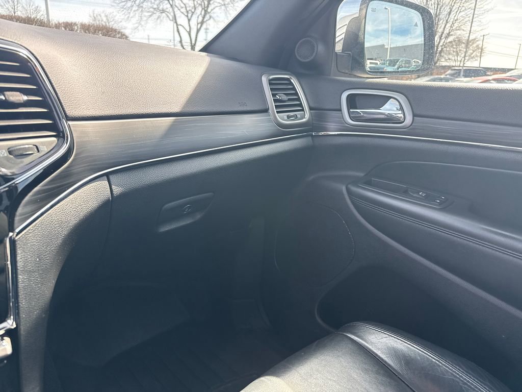 Used 2021 Jeep Grand Cherokee Limited image 28