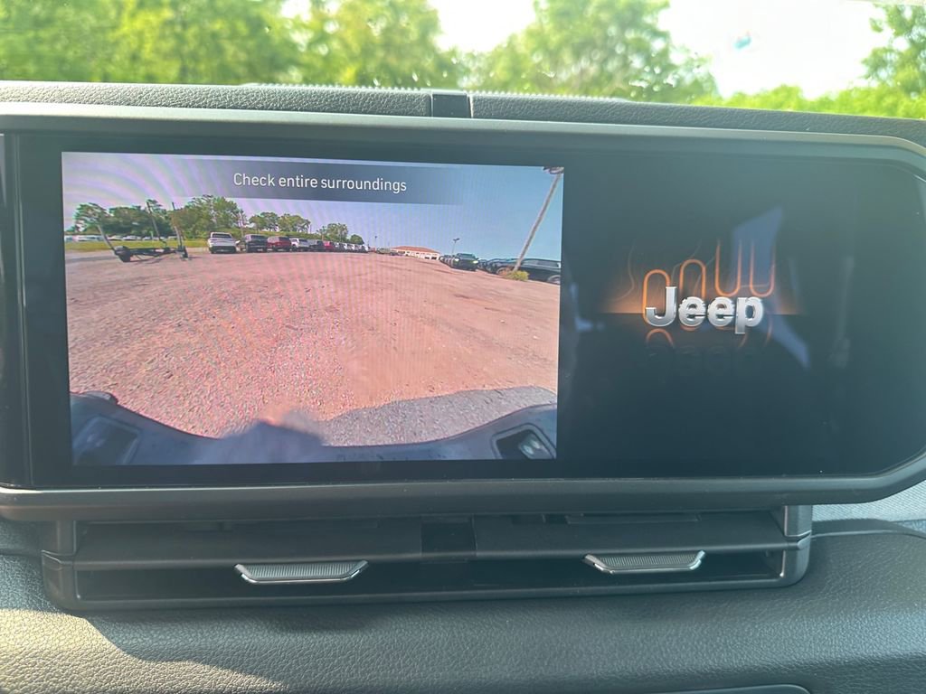 New 2025 Jeep Gladiator Sport image 18