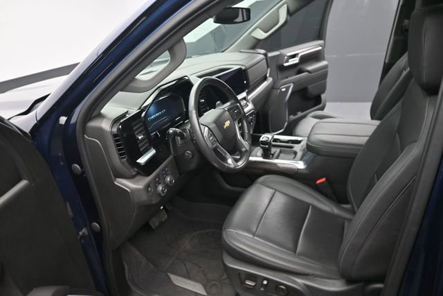 Used 2023 Chevrolet Silverado 1500 LTZ w/ LTZ Convenience Package II AWD/4WD image 9