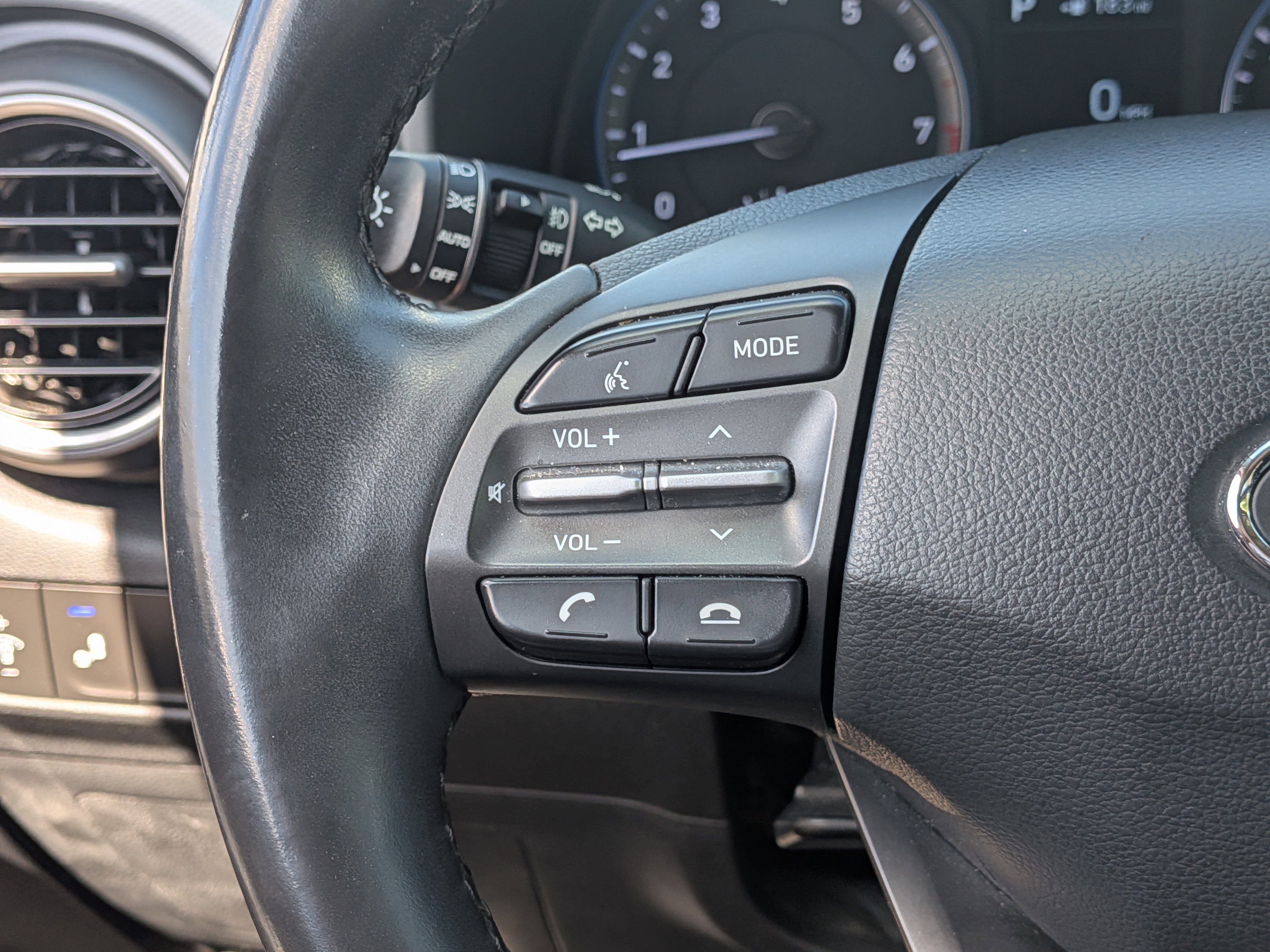 Used 2018 Hyundai Kona SEL w/ SEL Tech Package 02 FWD image 24