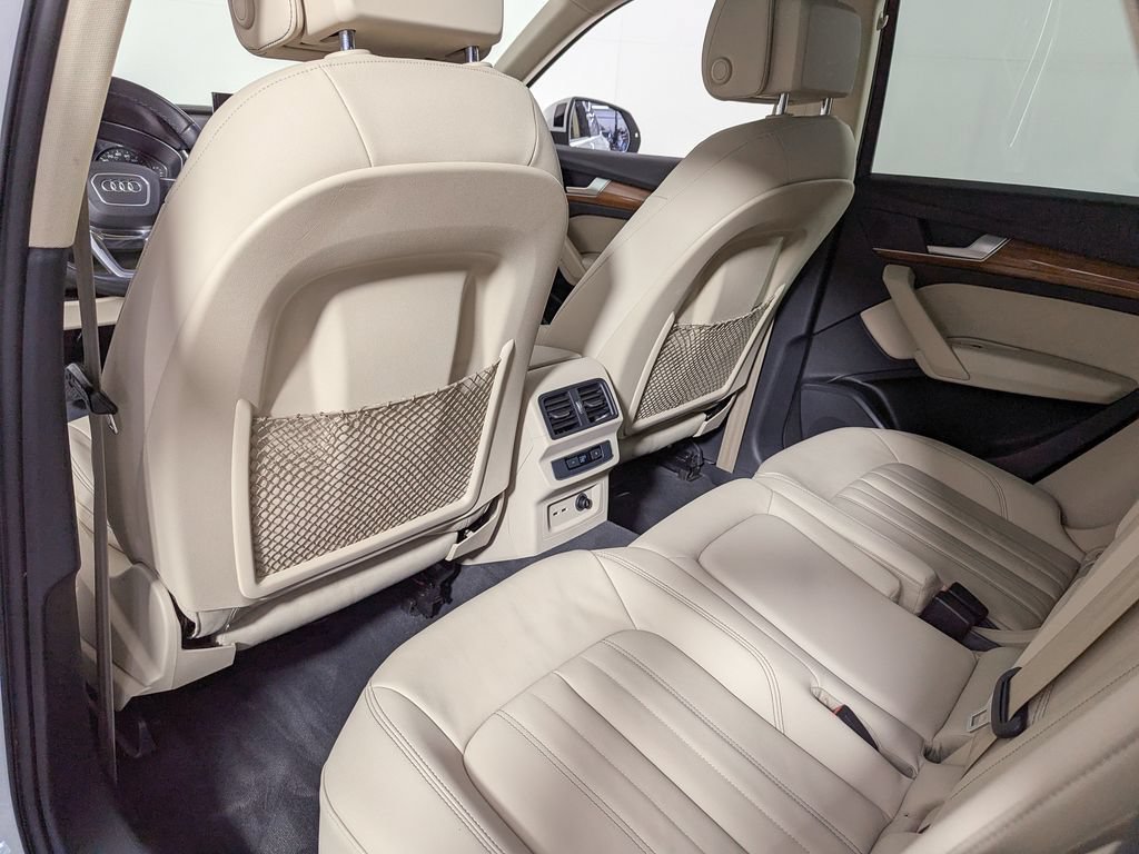 Used 2021 Audi Q5 2.0T Premium w/ Convenience Package AWD/4WD image 40