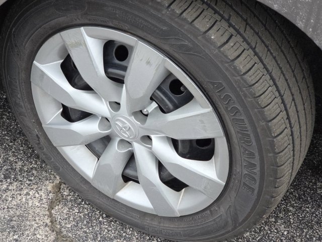 Used 2014 Toyota Corolla LE image 5