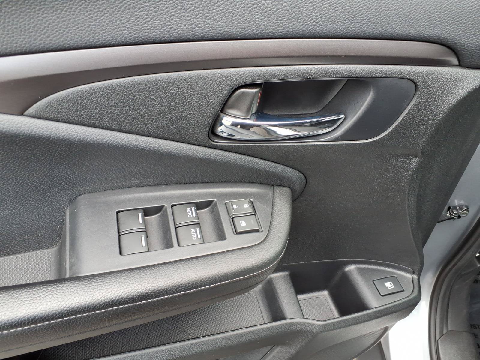 Used 2019 Honda Ridgeline Sport image 12