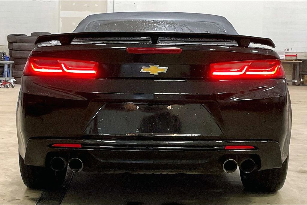 Used 2017 Chevrolet Camaro SS RWD image 5
