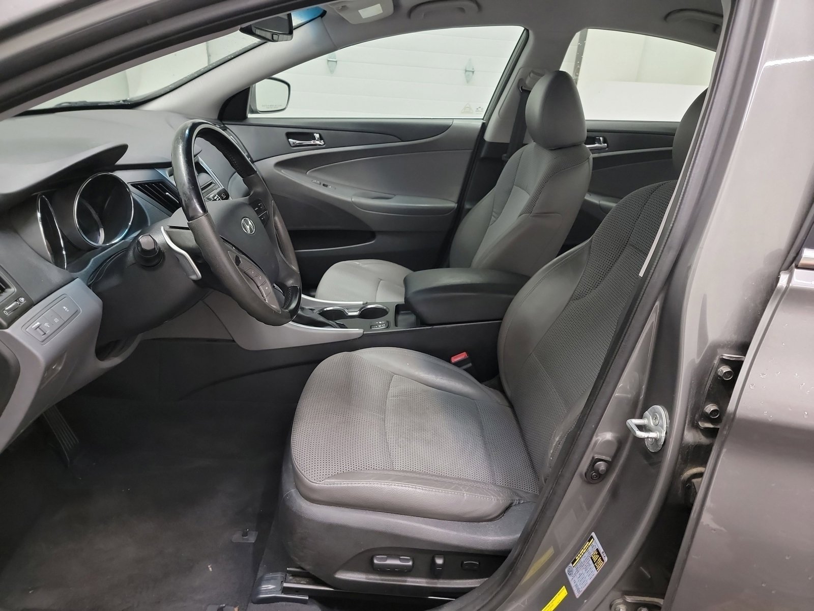 Used 2013 Hyundai Sonata SE FWD image 12