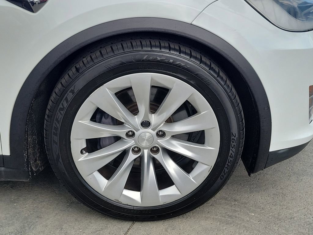Used 2018 Tesla Model X 75D AWD/4WD image 5