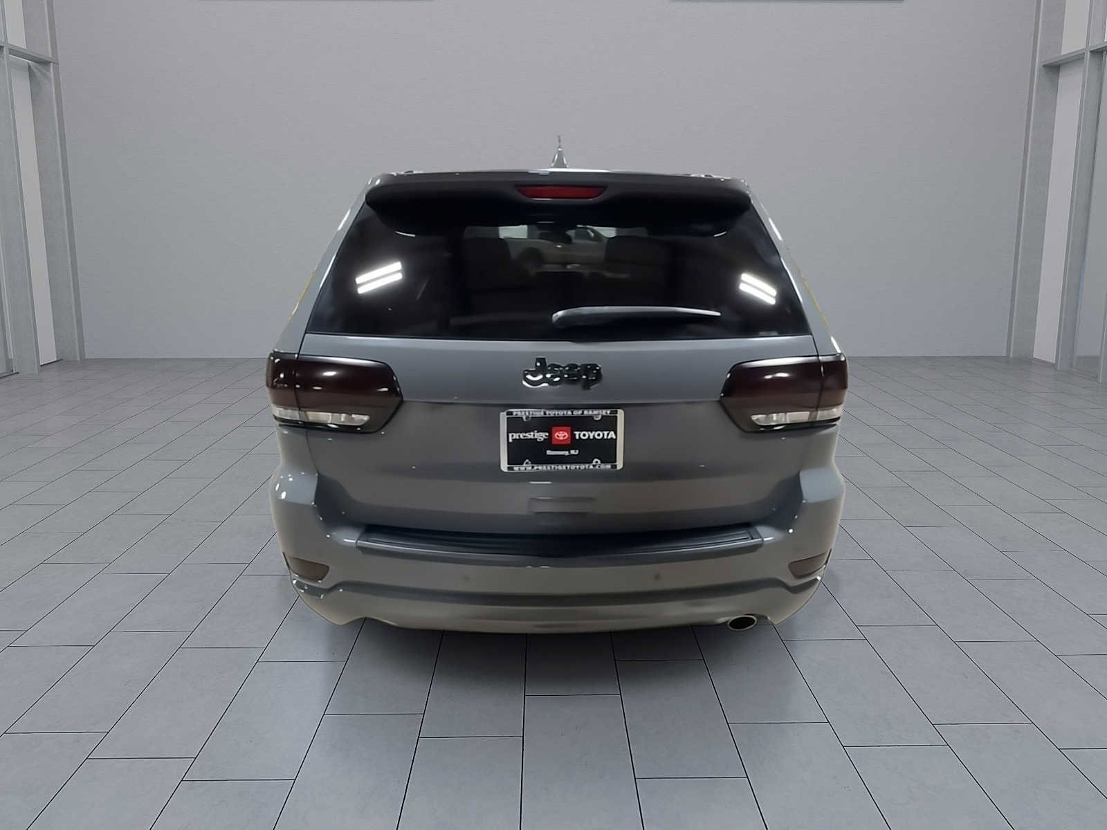 Used 2021 Jeep Grand Cherokee Laredo X image 7