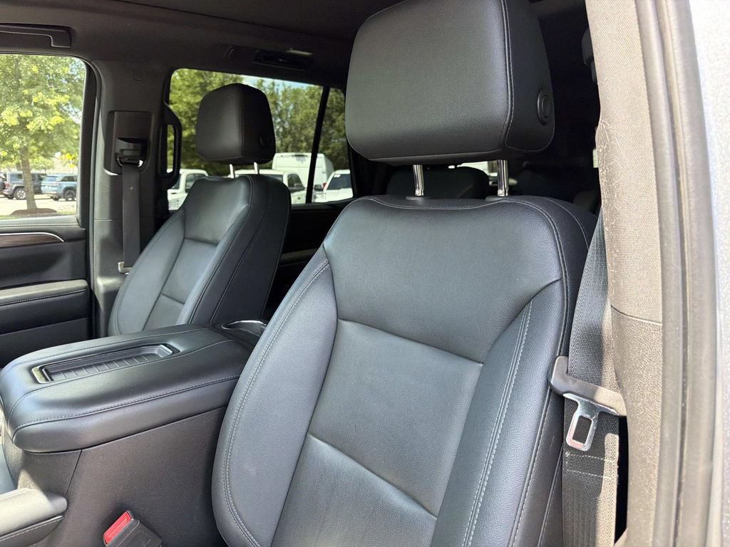 Used 2022 Chevrolet Tahoe Z71 w/ Luxury Package AWD/4WD image 24