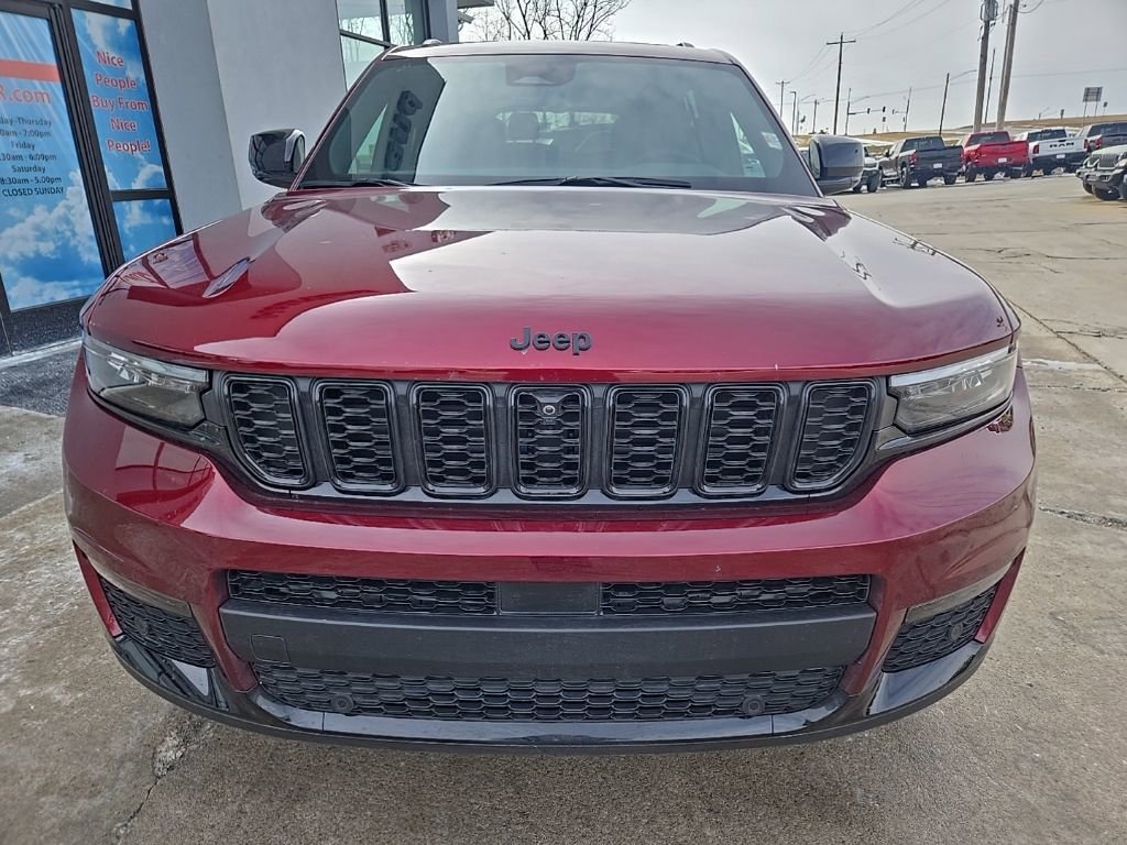 Used 2025 Jeep Grand Cherokee L Limited w/ Luxury Tech Group II image 14