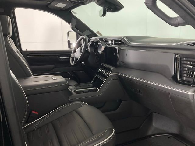 Used 2025 GMC Sierra 2500 AT4X image 32