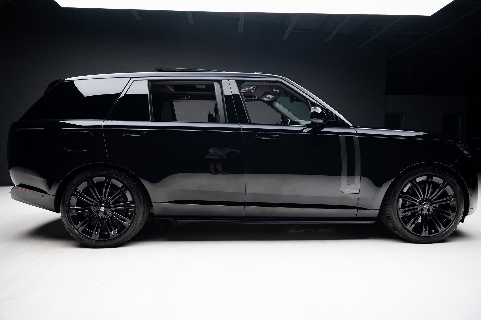 Used 2024 Land Rover Range Rover Long Wheelbase Autobiography AWD/4WD image 34