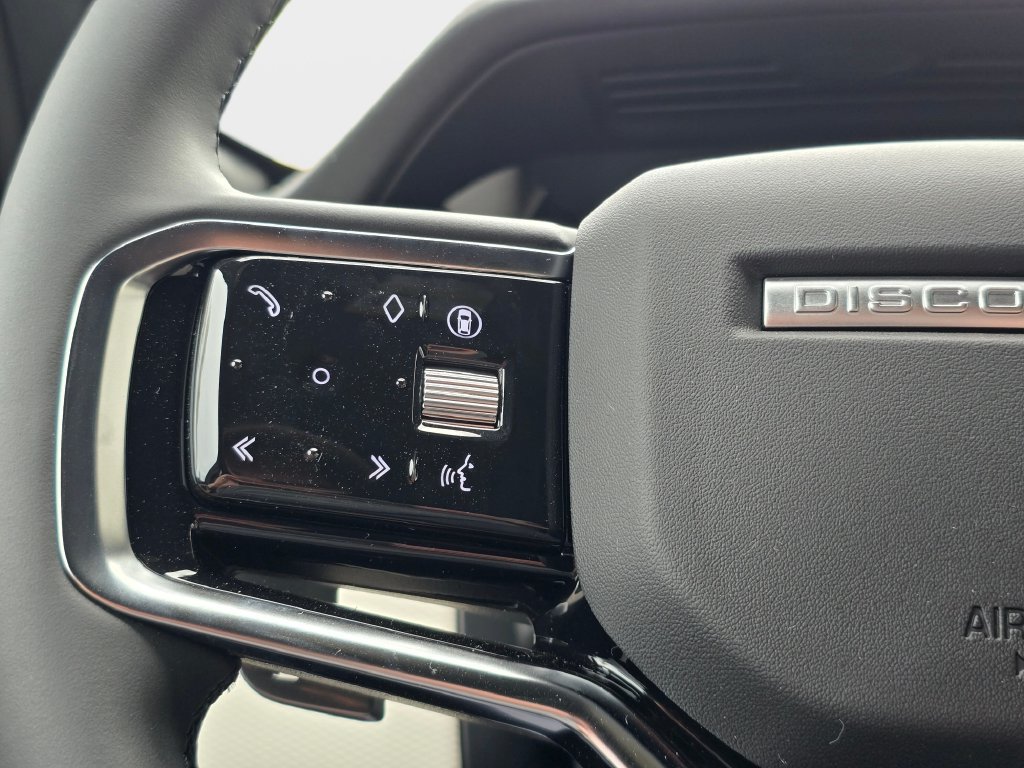 New 2026 Land Rover Discovery Sport Landmark AWD/4WD image 17