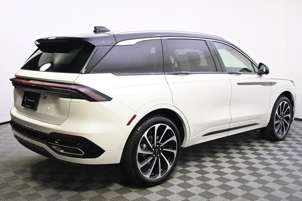 New 2026 Lincoln Nautilus Black Label image 7