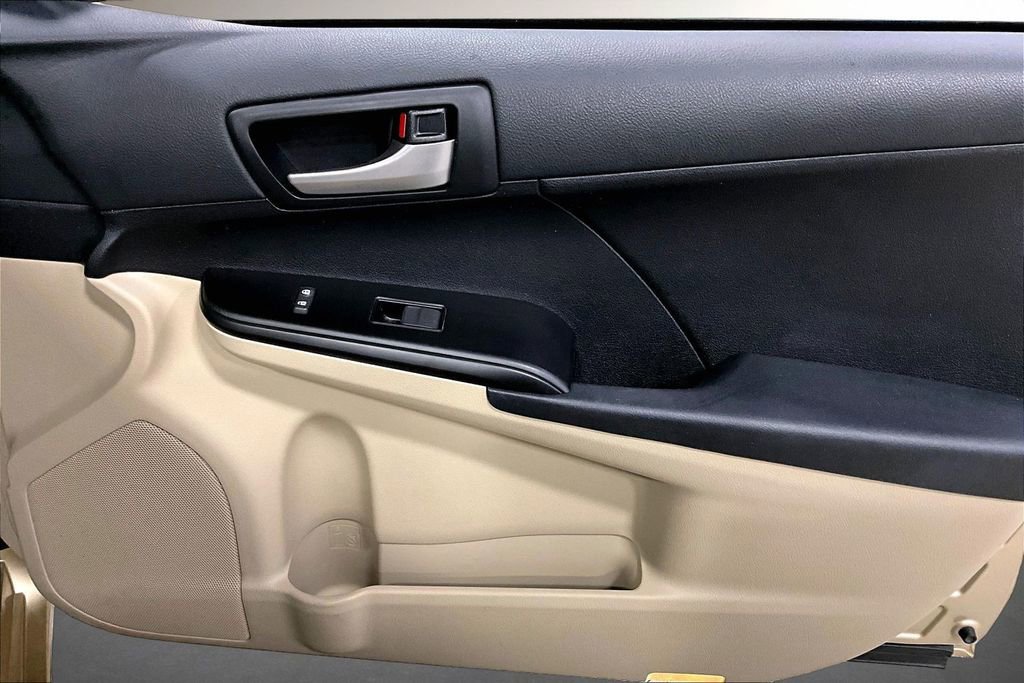 Used 2012 Toyota Camry LE image 26