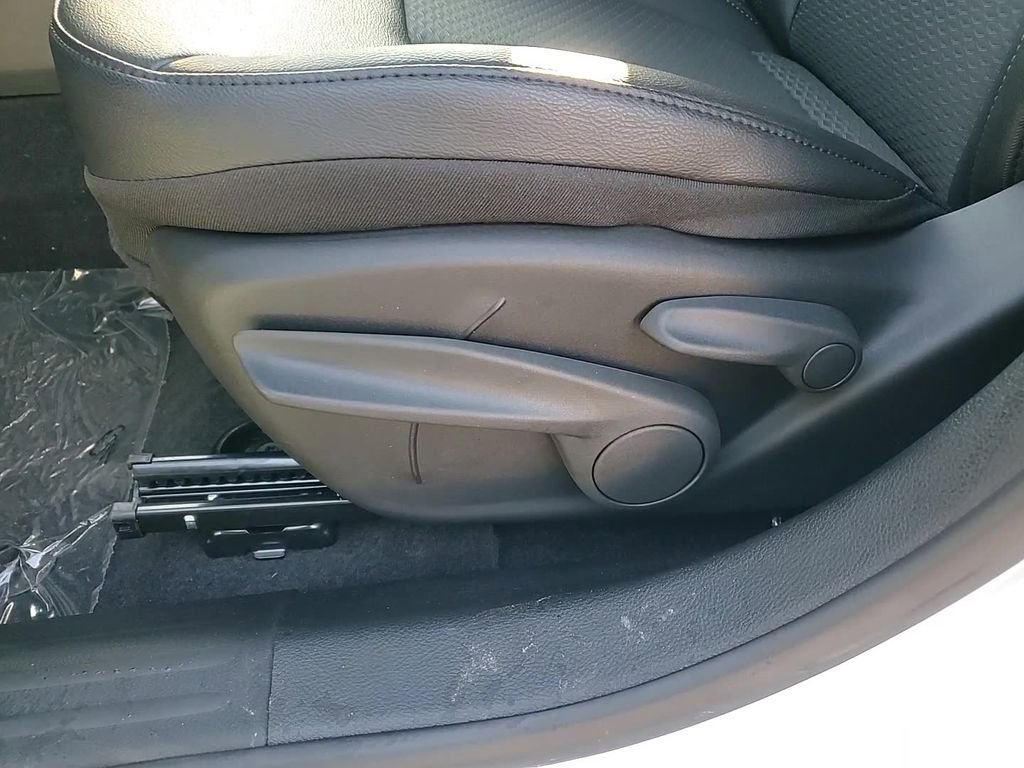 New 2026 Jeep Compass Latitude image 11