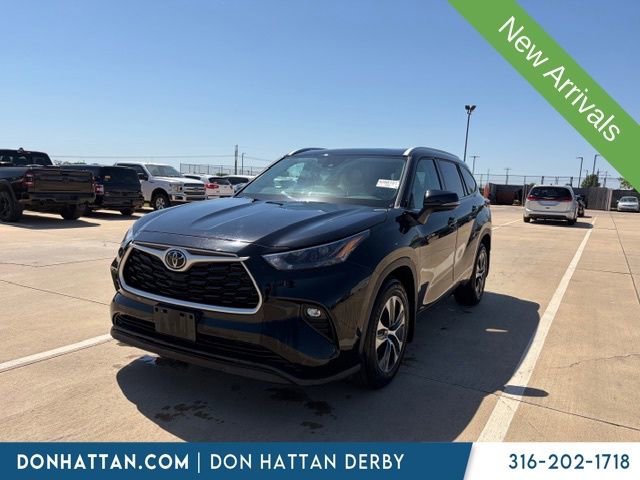 Used 2022 Toyota Highlander XLE