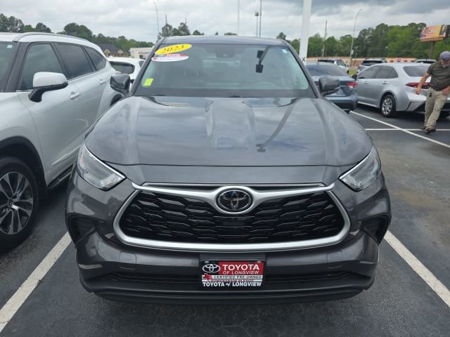 Used 2023 Toyota Highlander L image 2