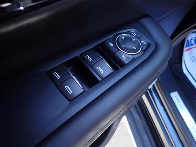 Used 2025 Chevrolet Tahoe High Country AWD/4WD image 17
