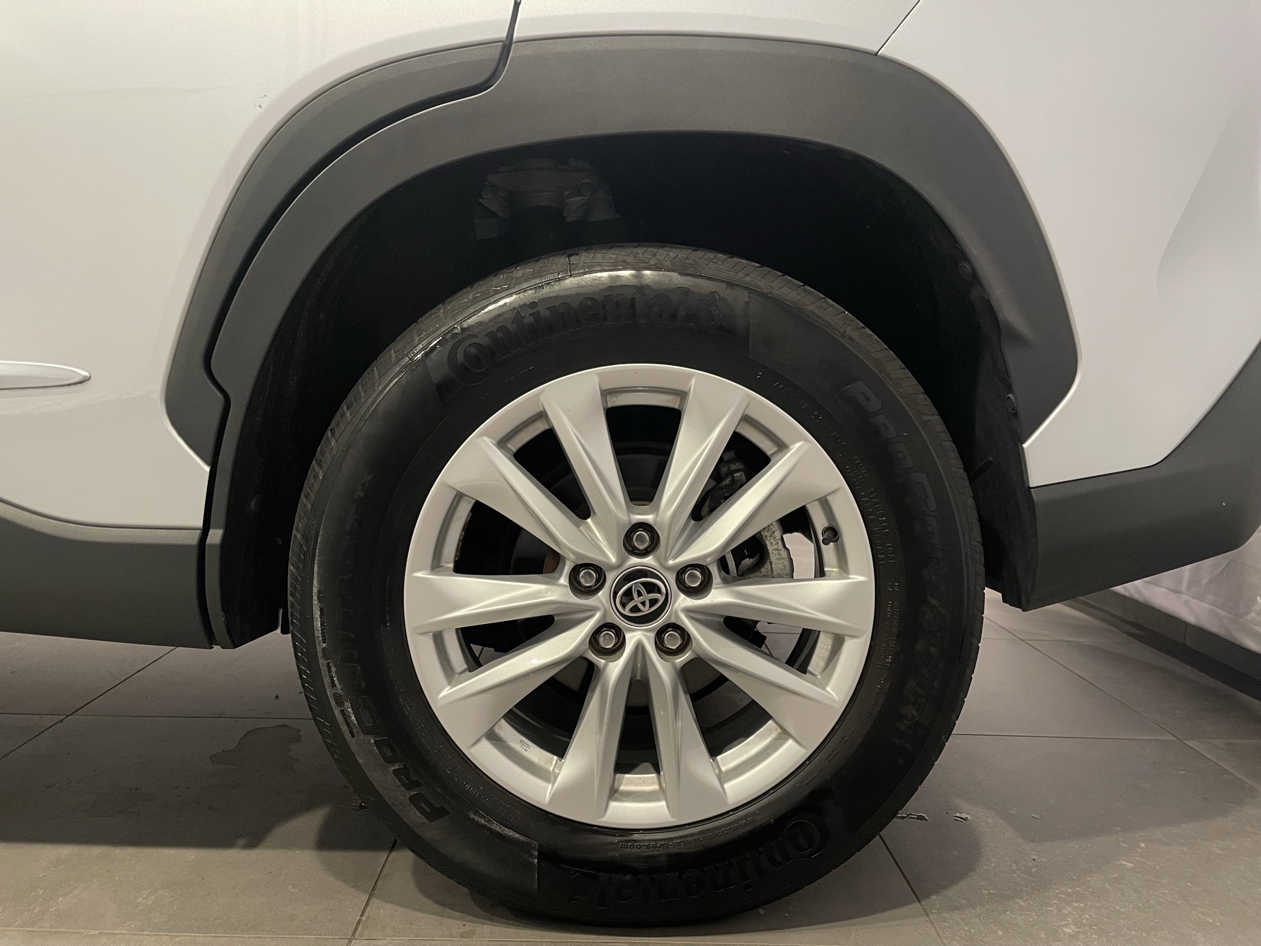 Used 2023 Toyota Corolla Cross LE AWD/4WD image 8