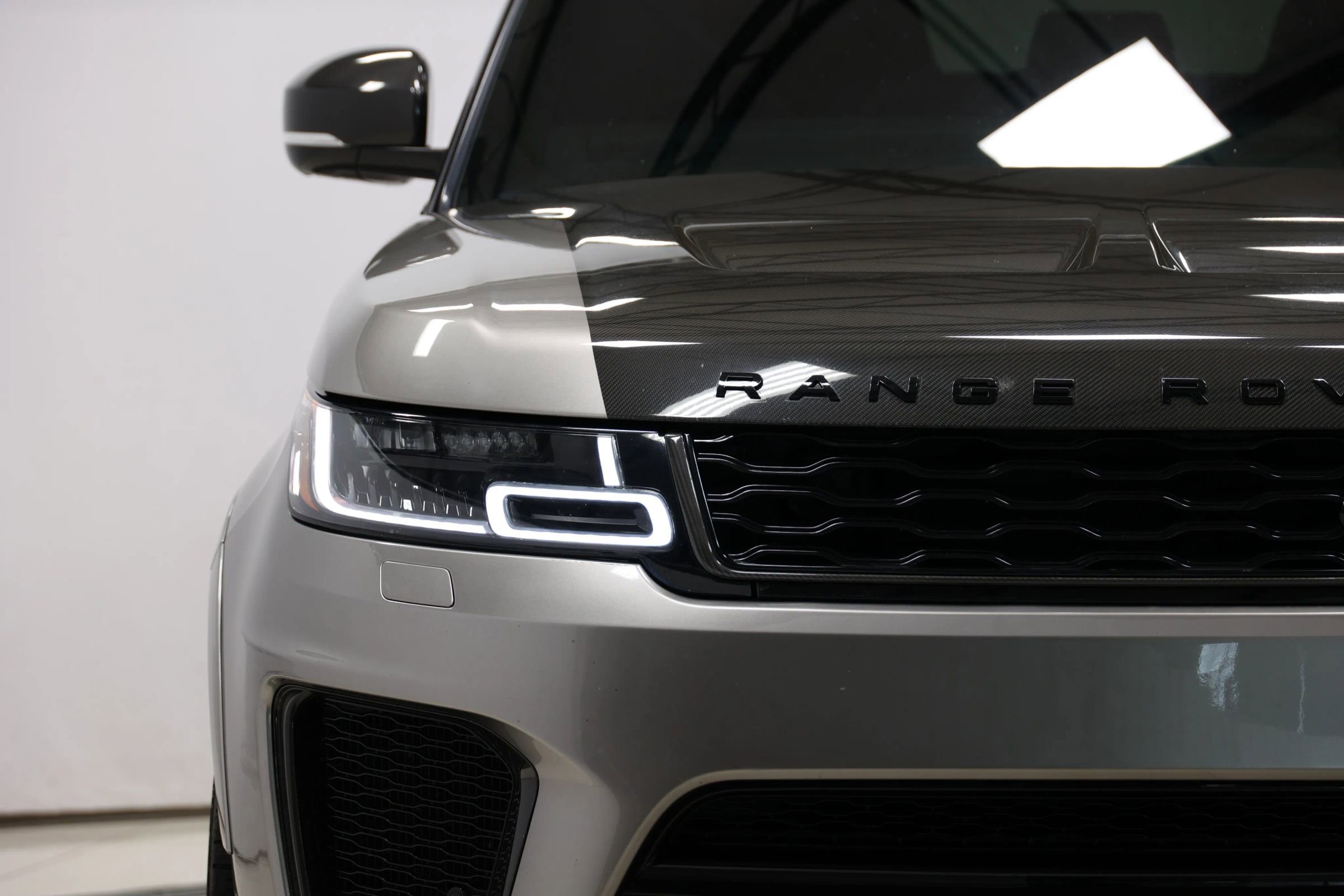 Used 2020 Land Rover Range Rover Sport SVR image 86