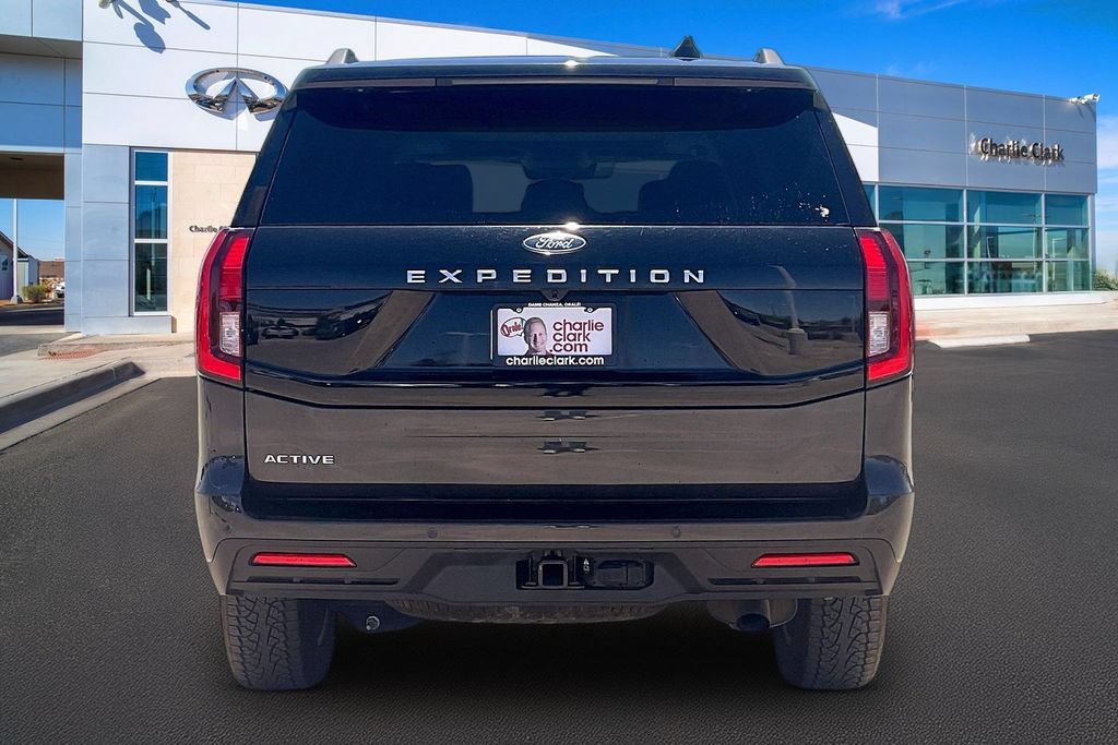 Used 2025 Ford Expedition Active AWD/4WD image 4