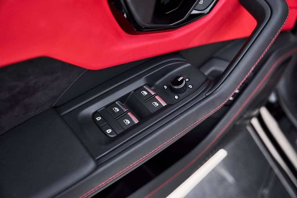 Used 2023 Lamborghini Urus S AWD/4WD image 31