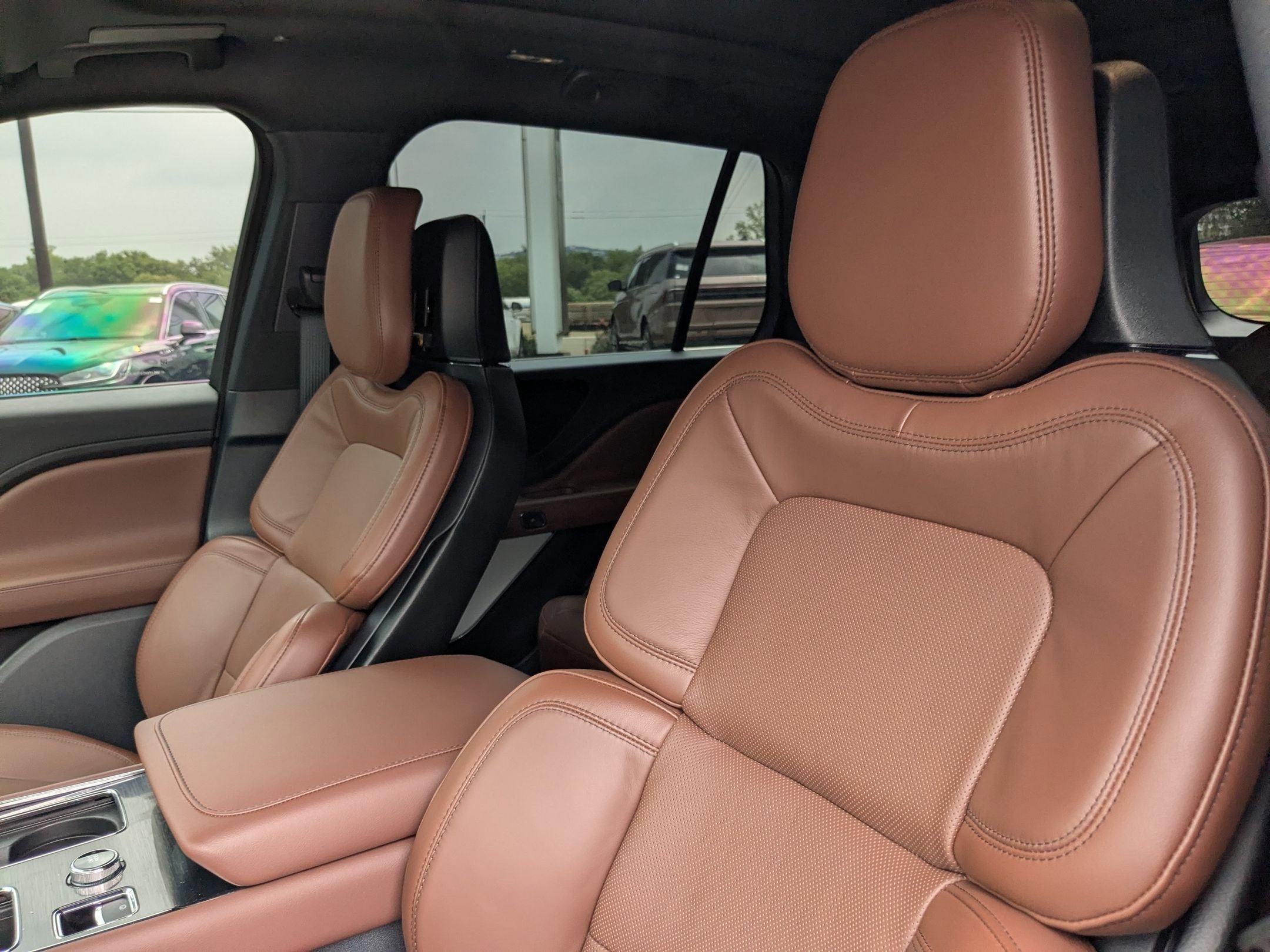 Used 2026 Lincoln Aviator Reserve w/ Luxury Package RWD image 10
