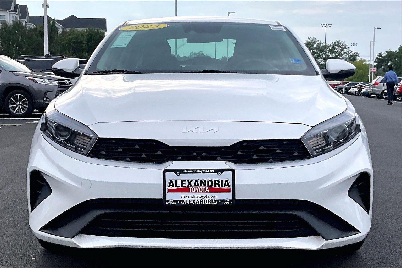 Used 2023 Kia Forte LXS w/ LXS Technology Package FWD image 3