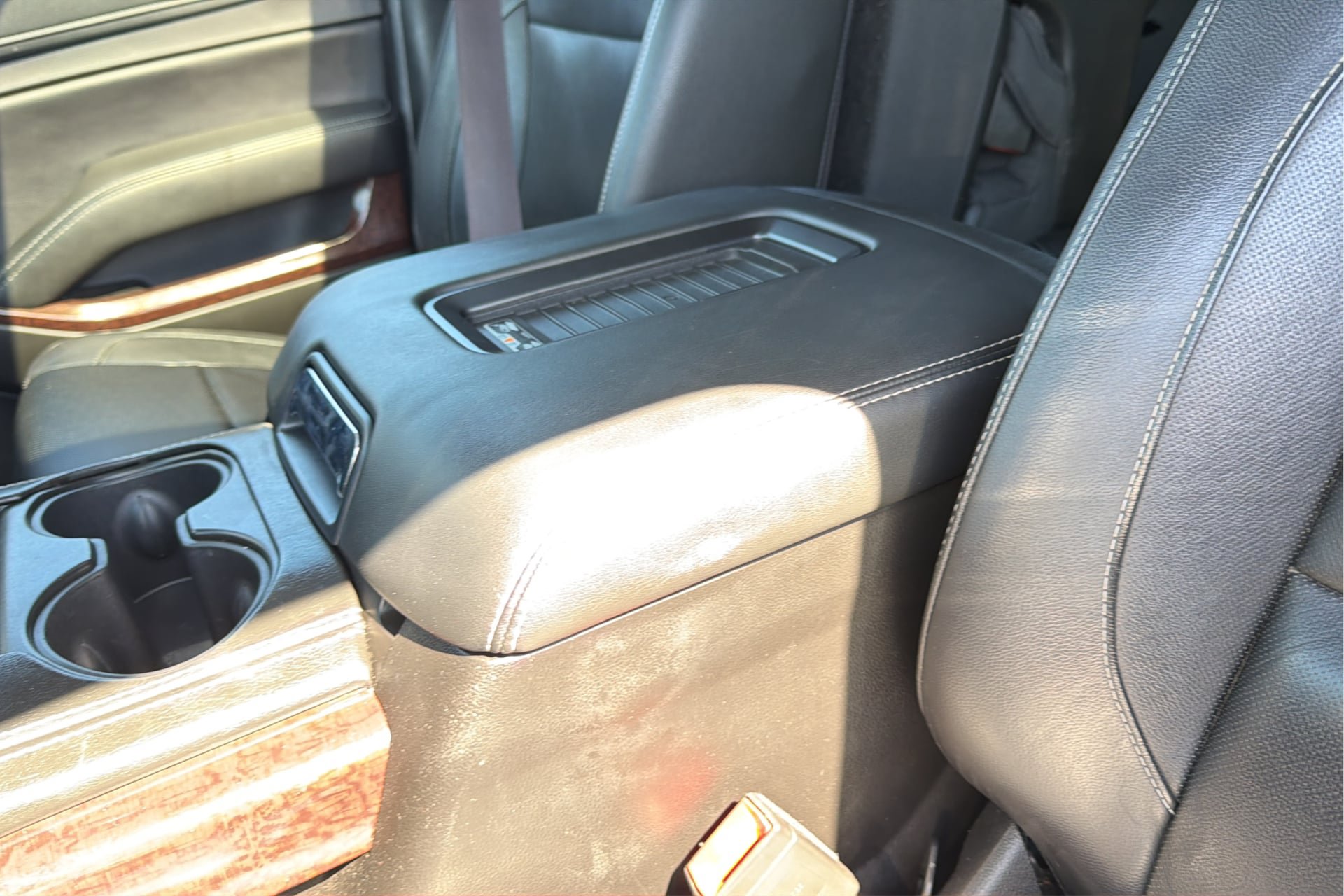 Used 2017 GMC Yukon XL SLT w/ Open Road Package AWD/4WD image 18